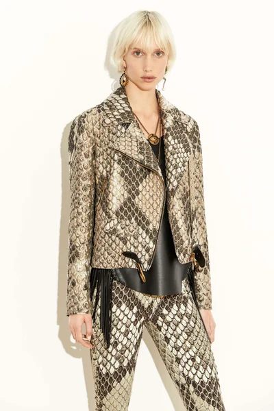Look 32
